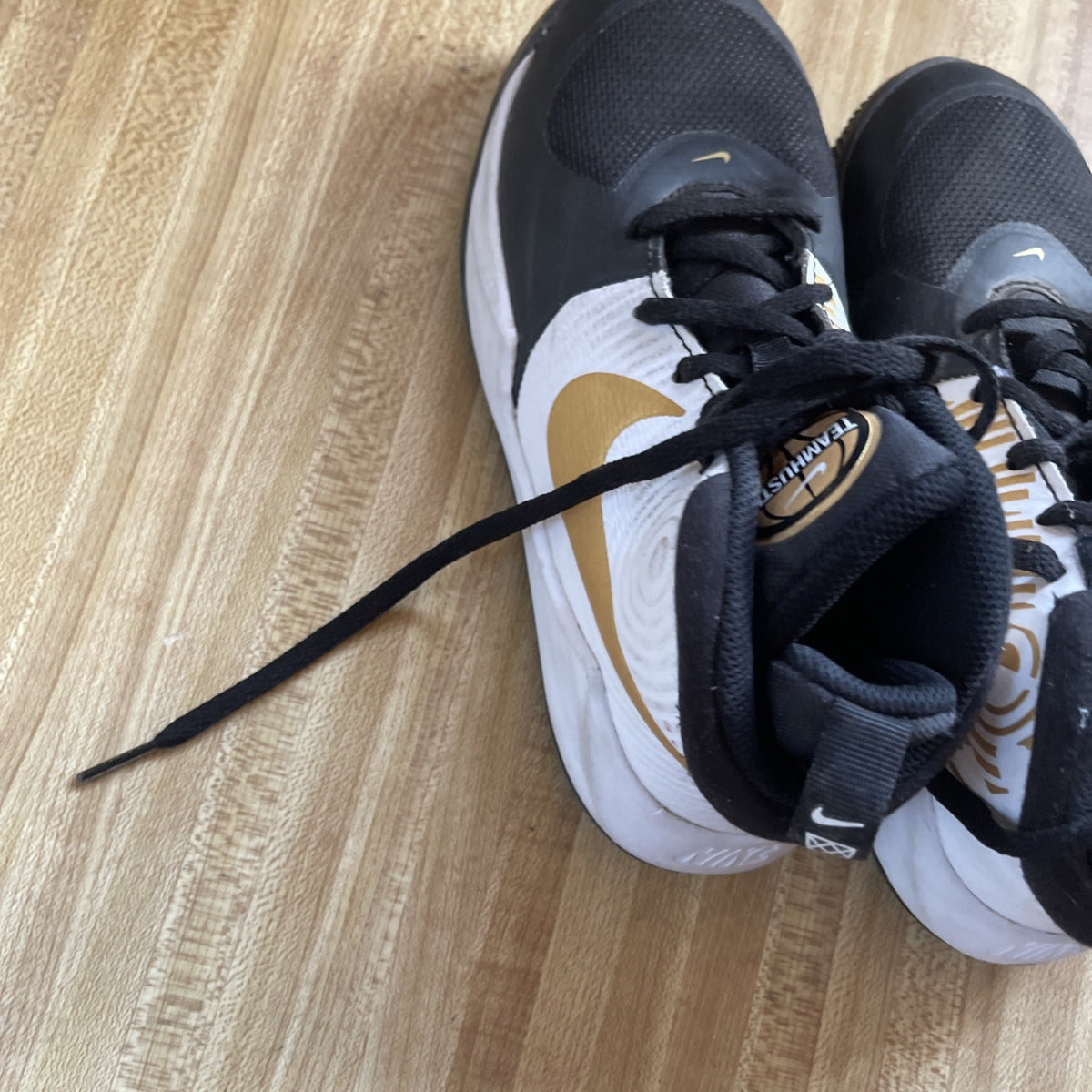 Nike Teamhustle Sneakers 4Y