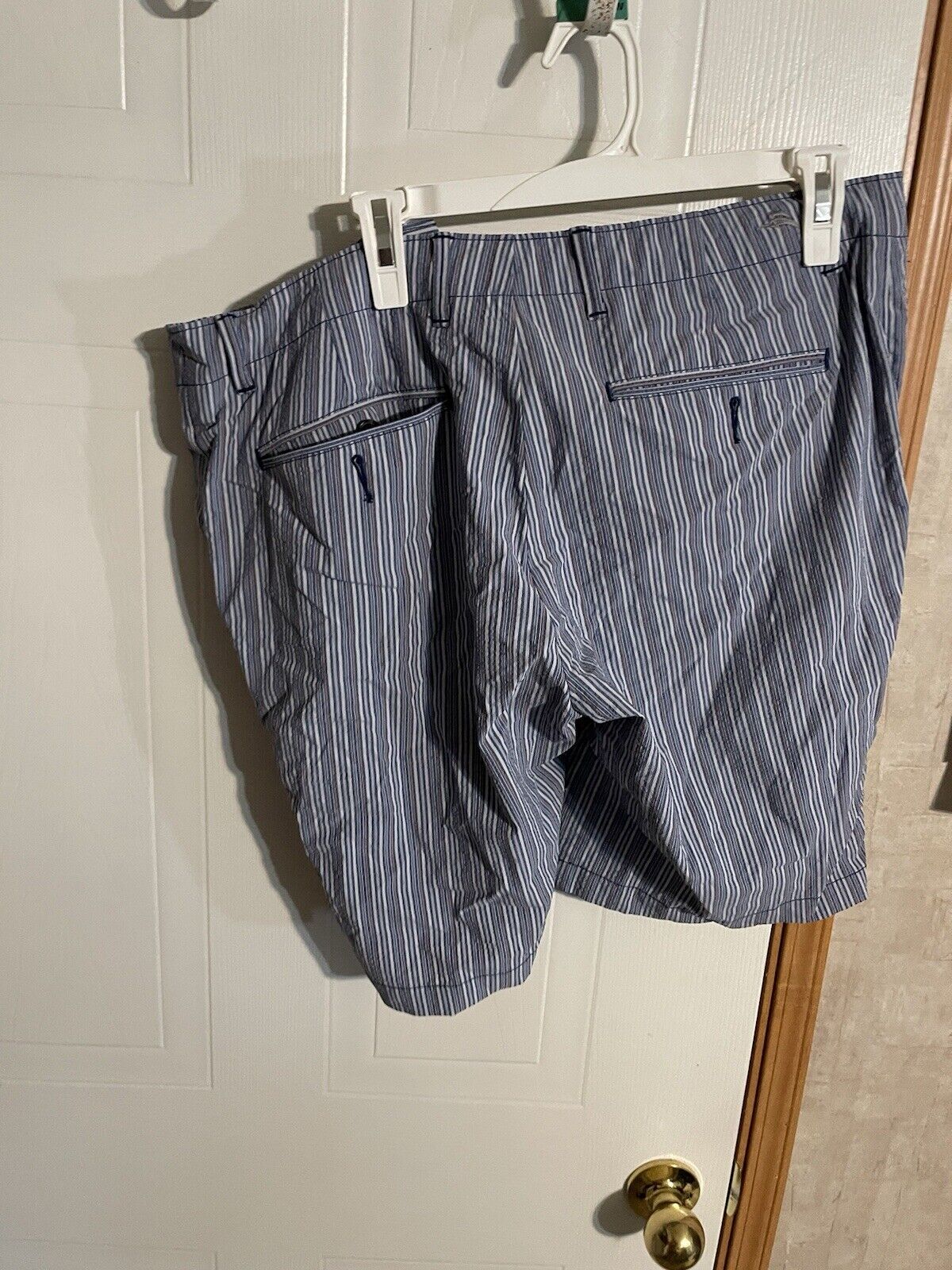 Tommy Bahama Golf Shorts 33