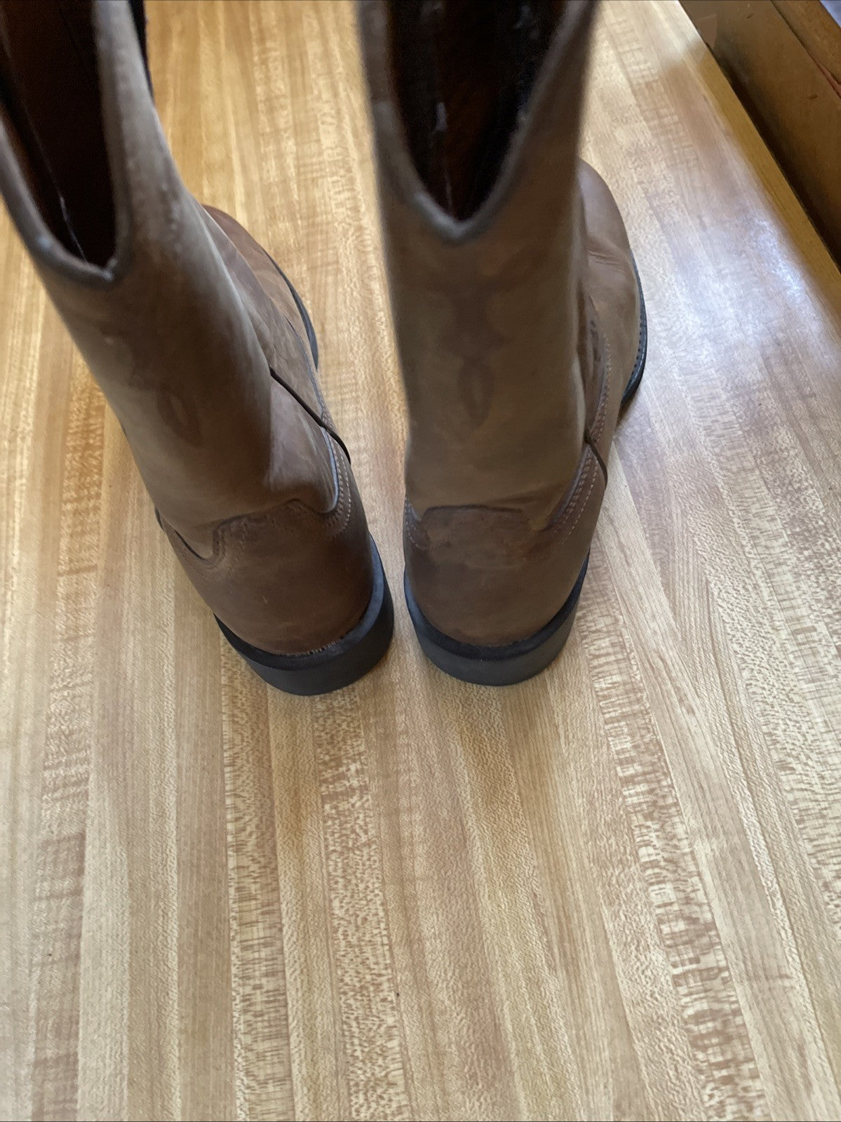 ariat ats cowboy boots 7 EE