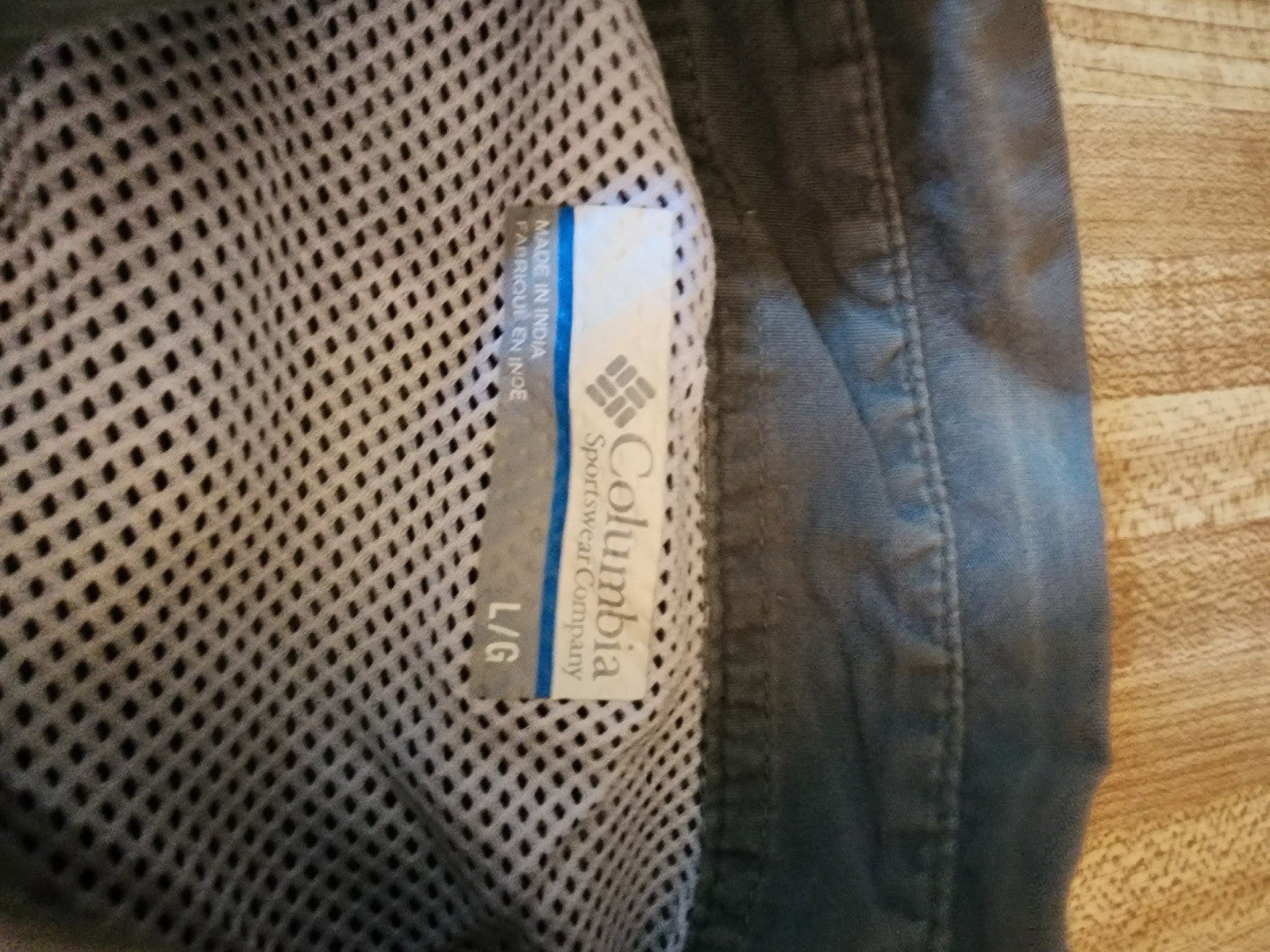columbia vented shirt Large 