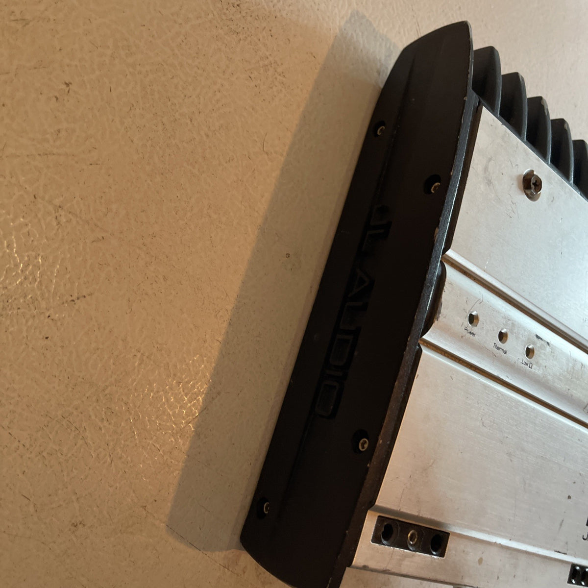 JL Audio 300/4