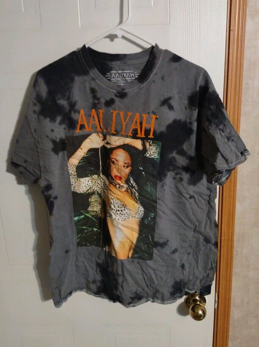 Aaliyah T Shirt XL