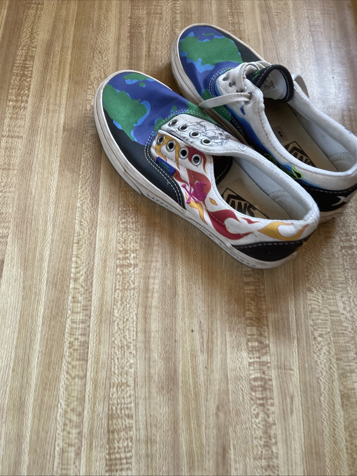 Vans Love Mother Earth Sneakers Women’s 5.5