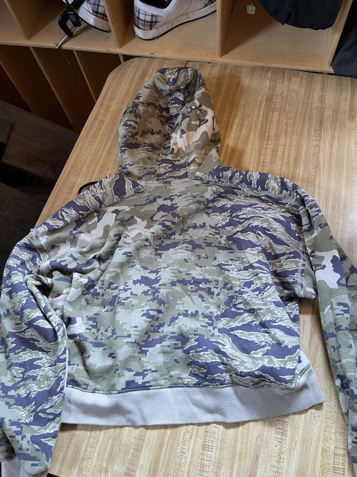 Under Armour Project Rock Salute To Troops Hoodie Large Camo