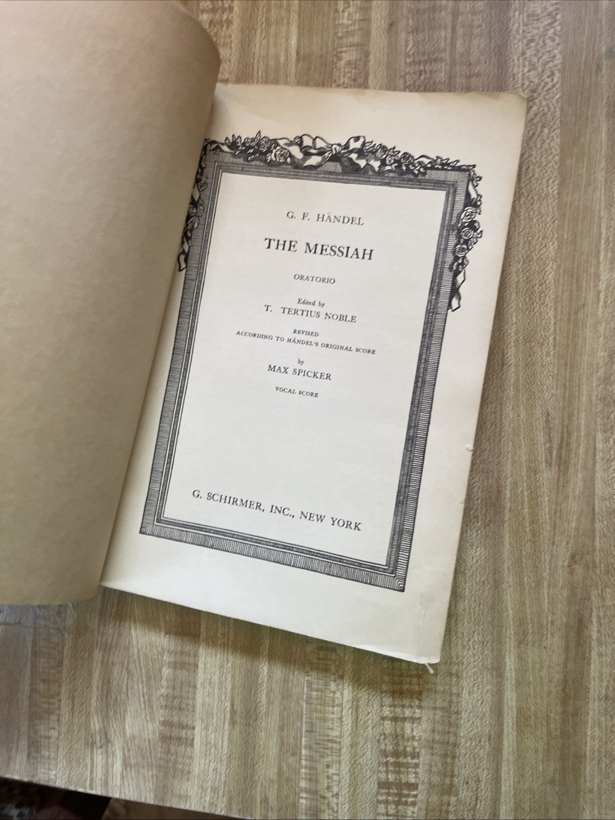 G F  Handel Original Score The Messiah Oratorio 250-page Music Book Antique 1912