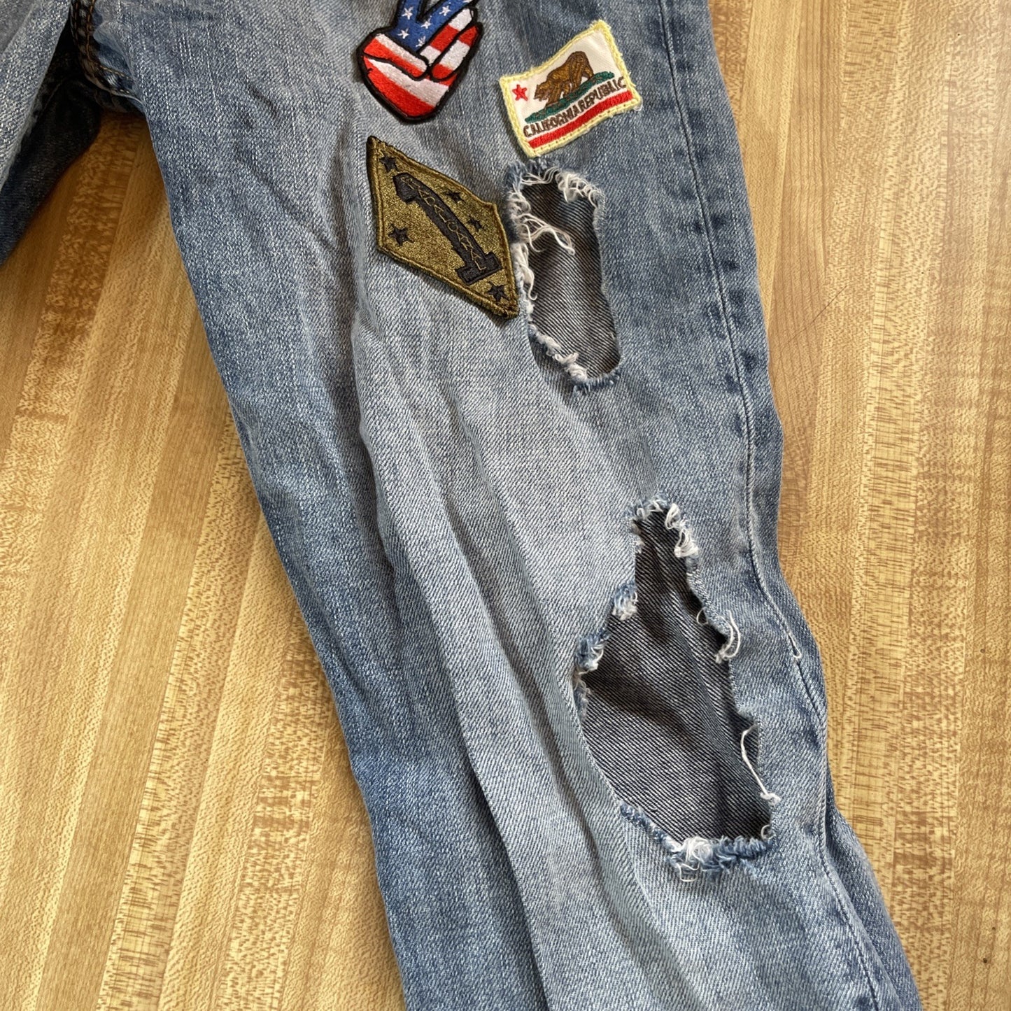 Etienne Marcel Jeans 26 Distressed Embroidered