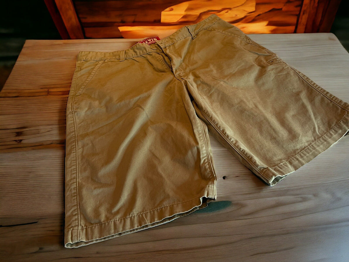 Levi’s Shorts 36