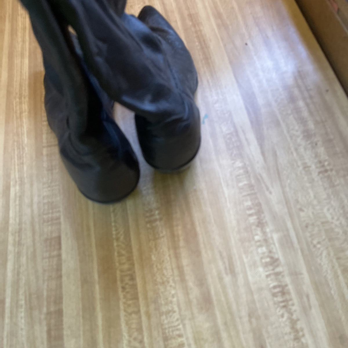 laredo cowboy boots 8