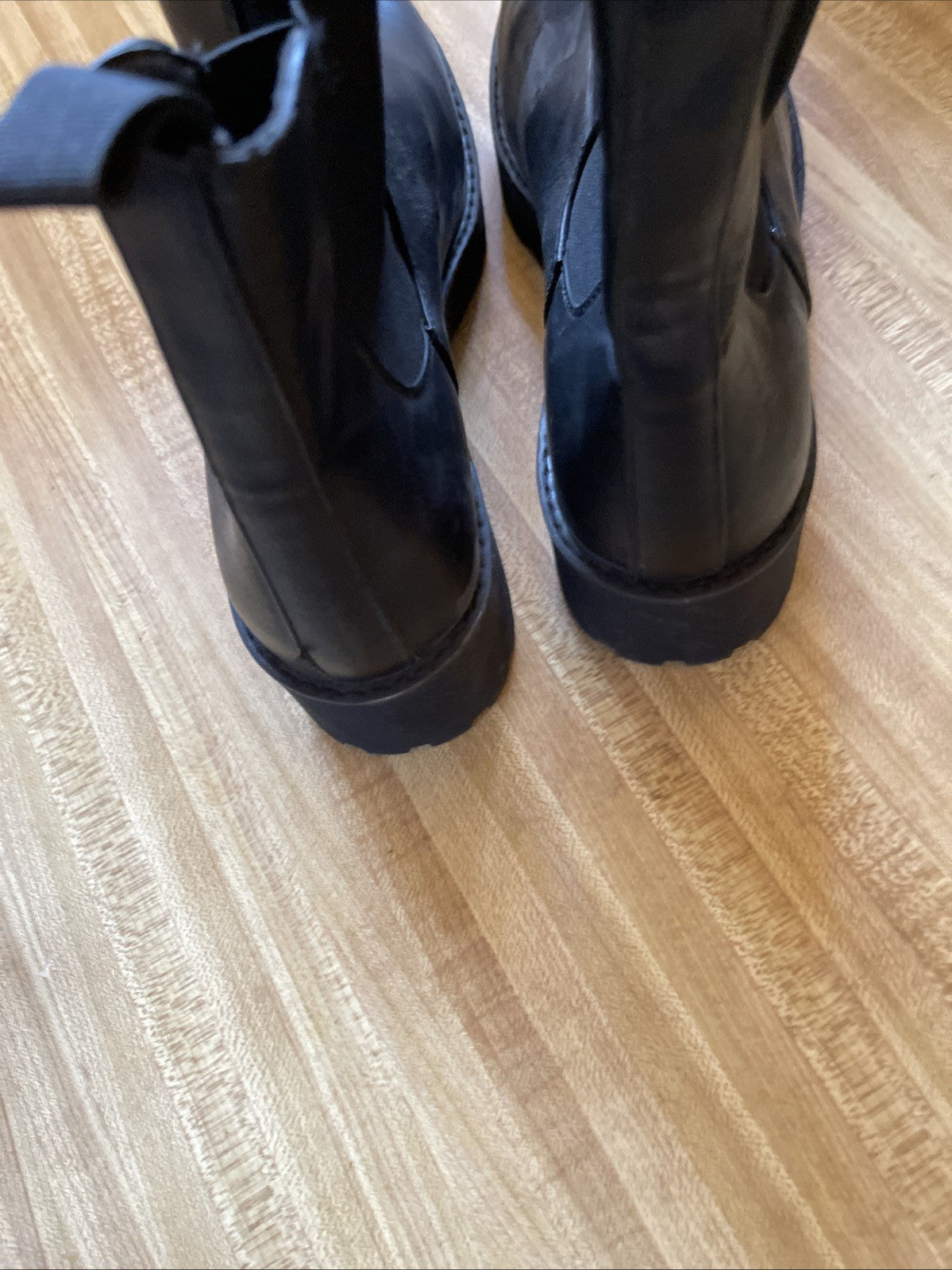 Dirty Laundry Chelsea Boots 9.5 