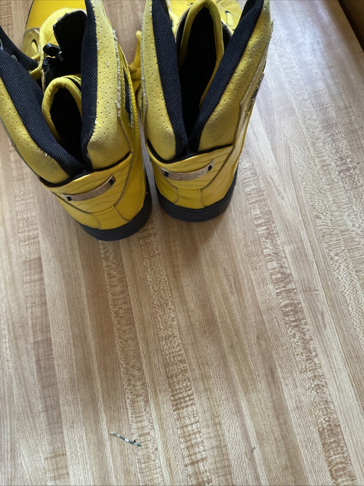 Vlado Gladiator Sneakers 9.5