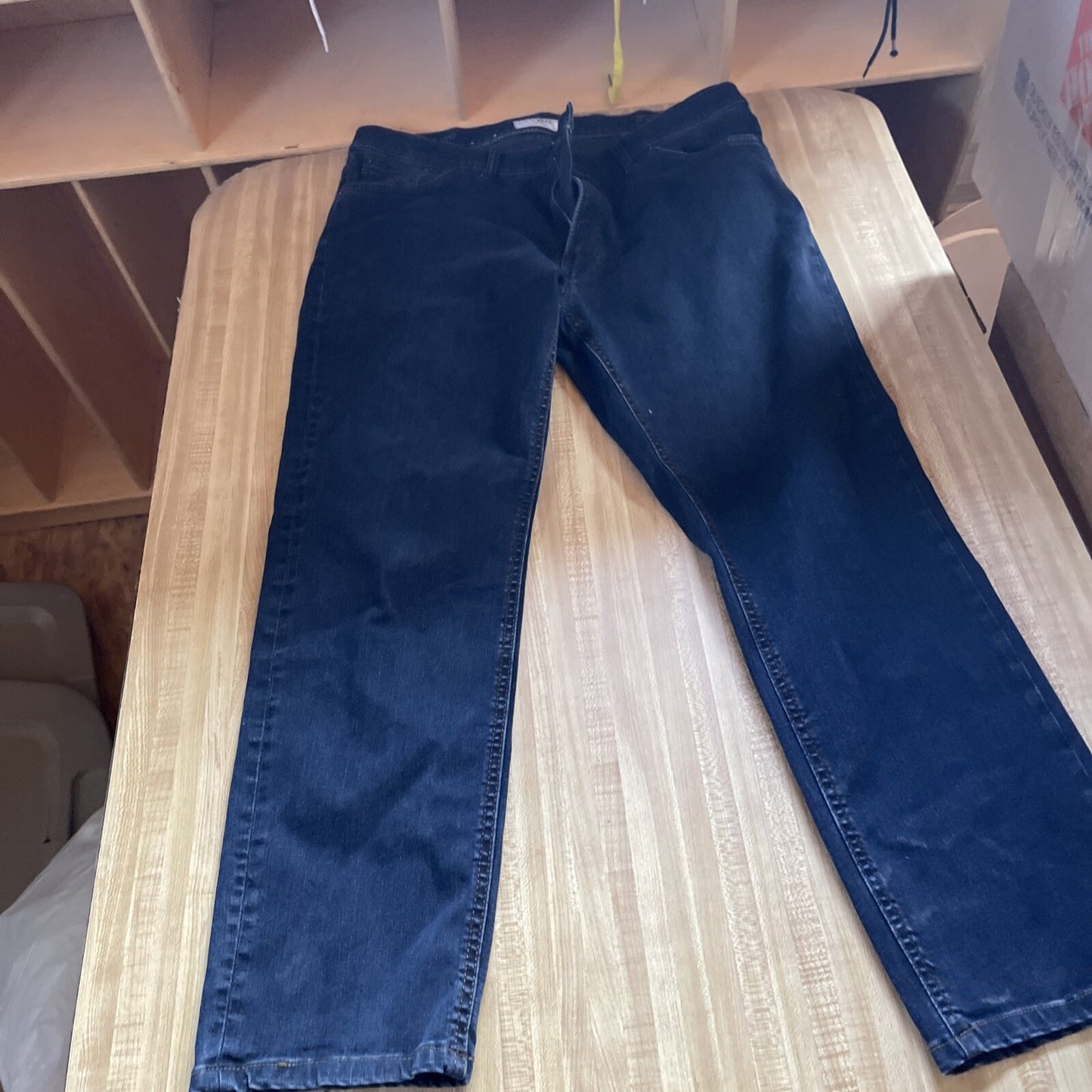 Brax Chuck Modern Jeans 36x34 Hi Flex