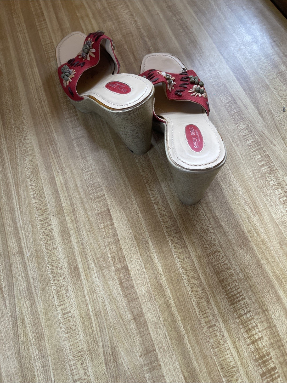 Bisou Bisou Platforms 10