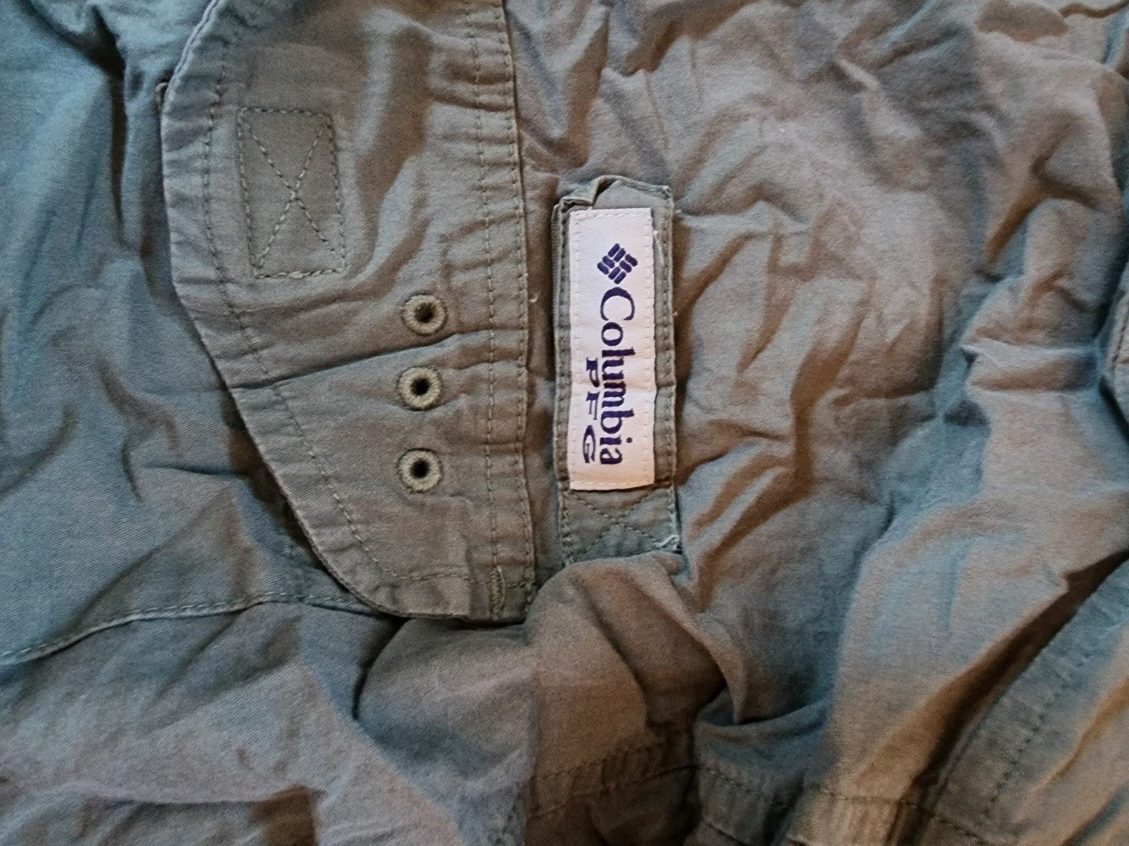 columbia vented shirt Large 