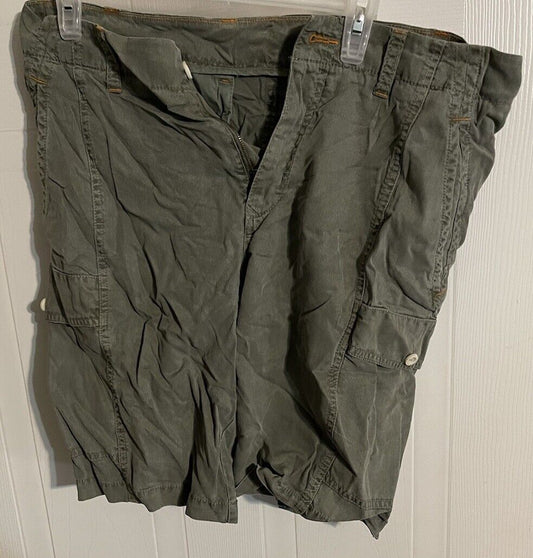 Tommy Bahama Cargo Shorts 33