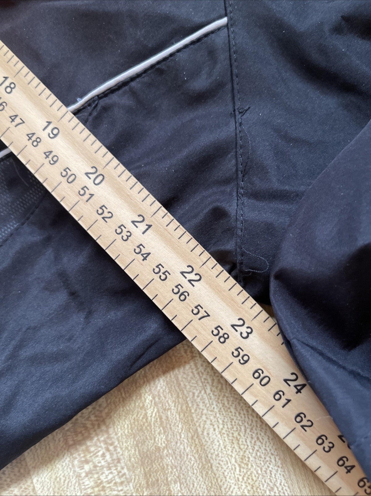 Nike Windbreaker Jacket Tag Says 4XL But It’s Not That Big