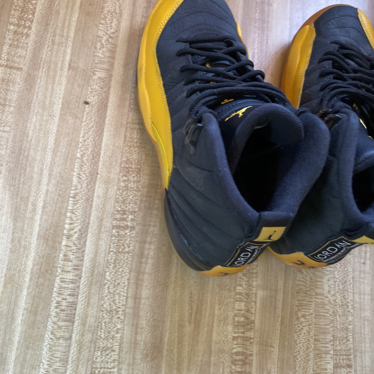 Jordan 12 Retro 5Y University Gold Black