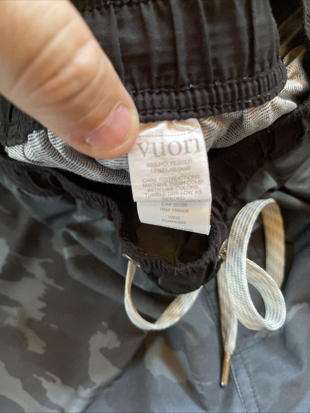 Vuori Camo Shorts Large