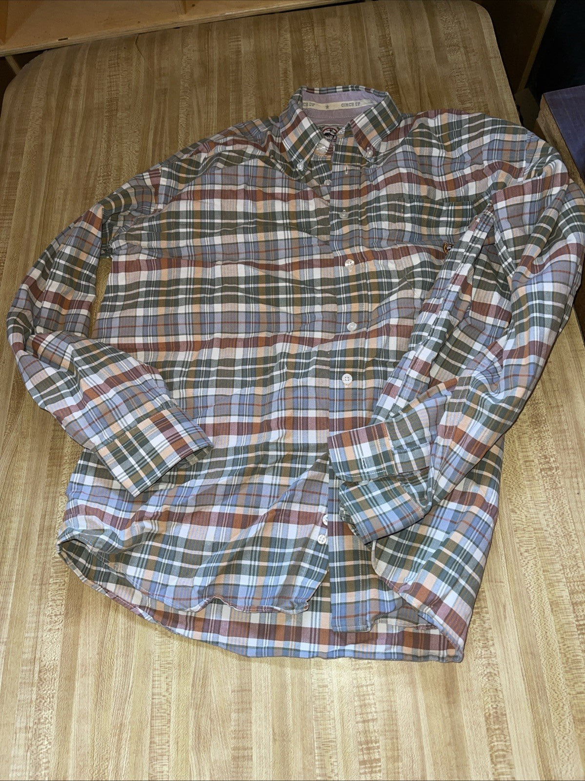 cinch button down shirt medium