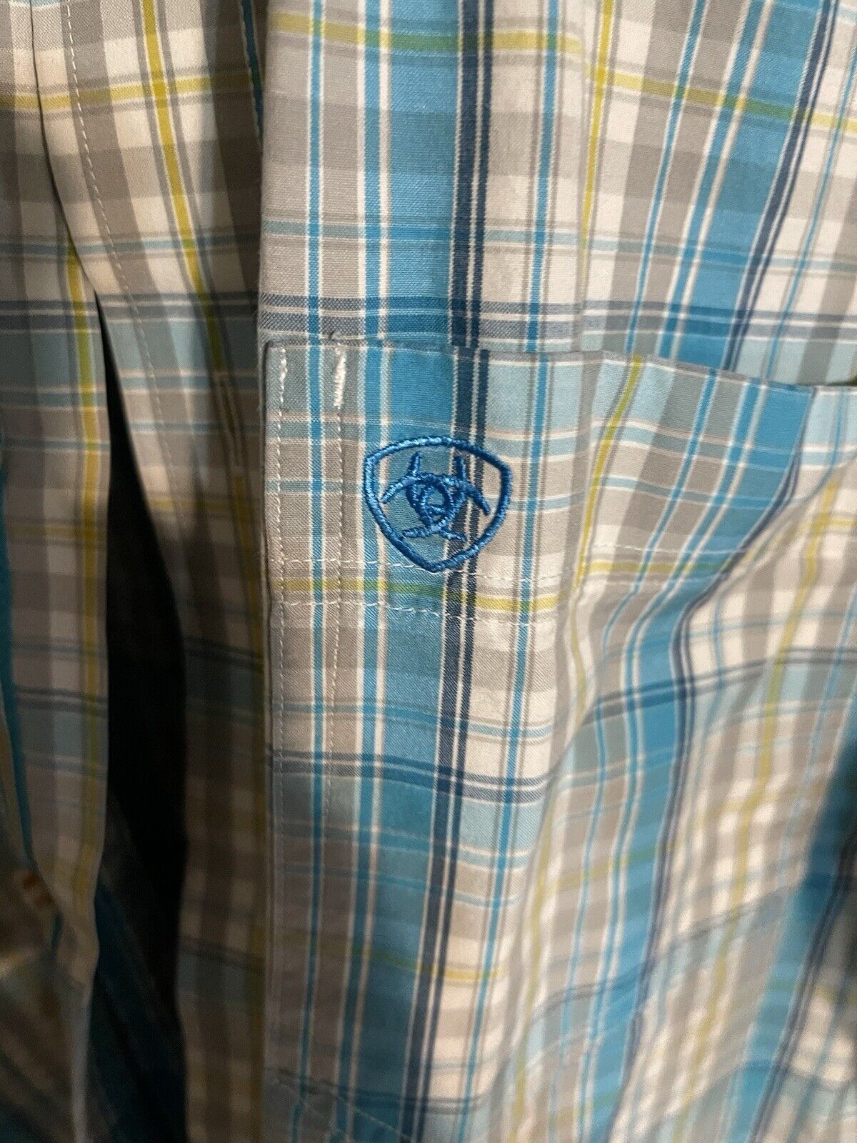 Ariat Pro Series Button Down Large 