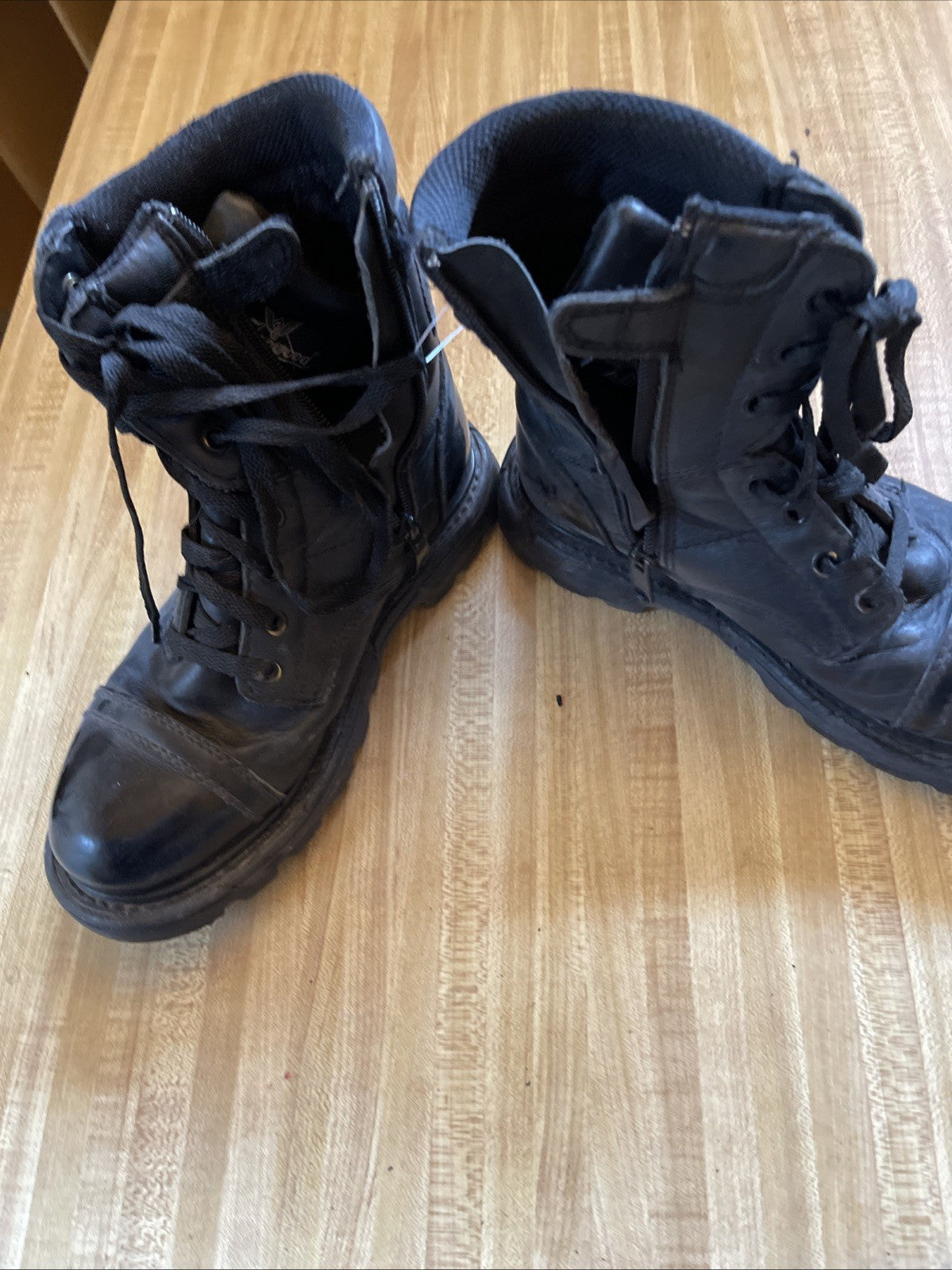 Thorogood Combat Boots Women’s 7.5