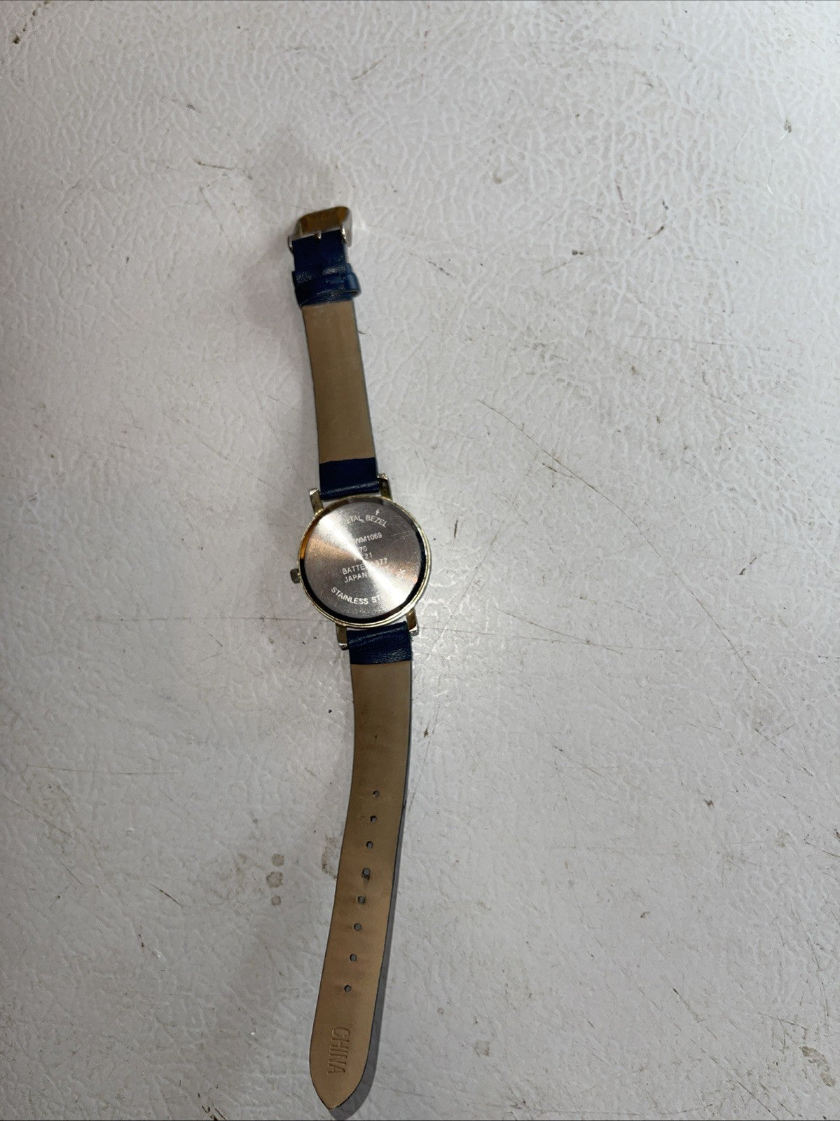 quartz watch men Needs Battery