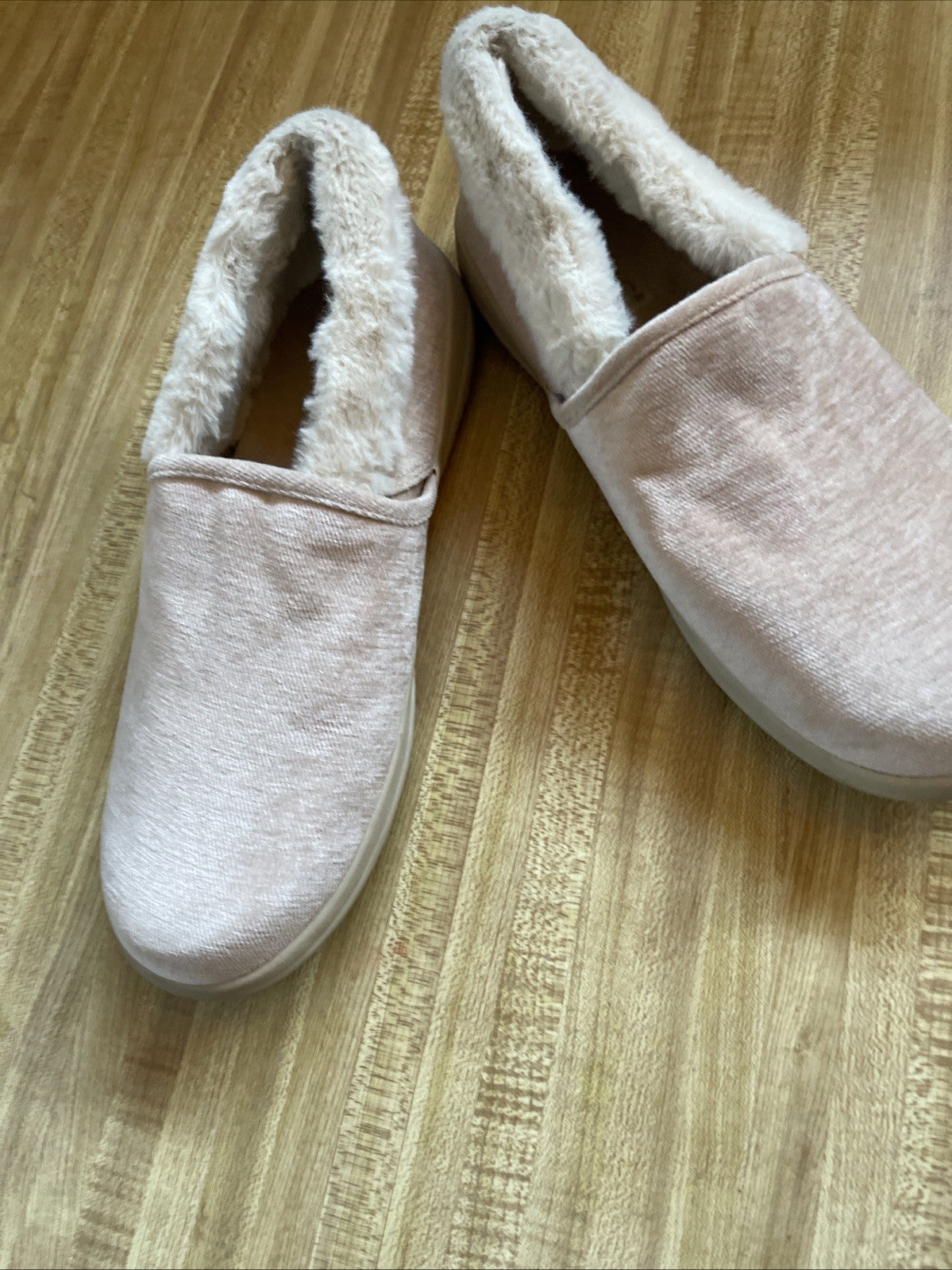 Vionic Slippers 8