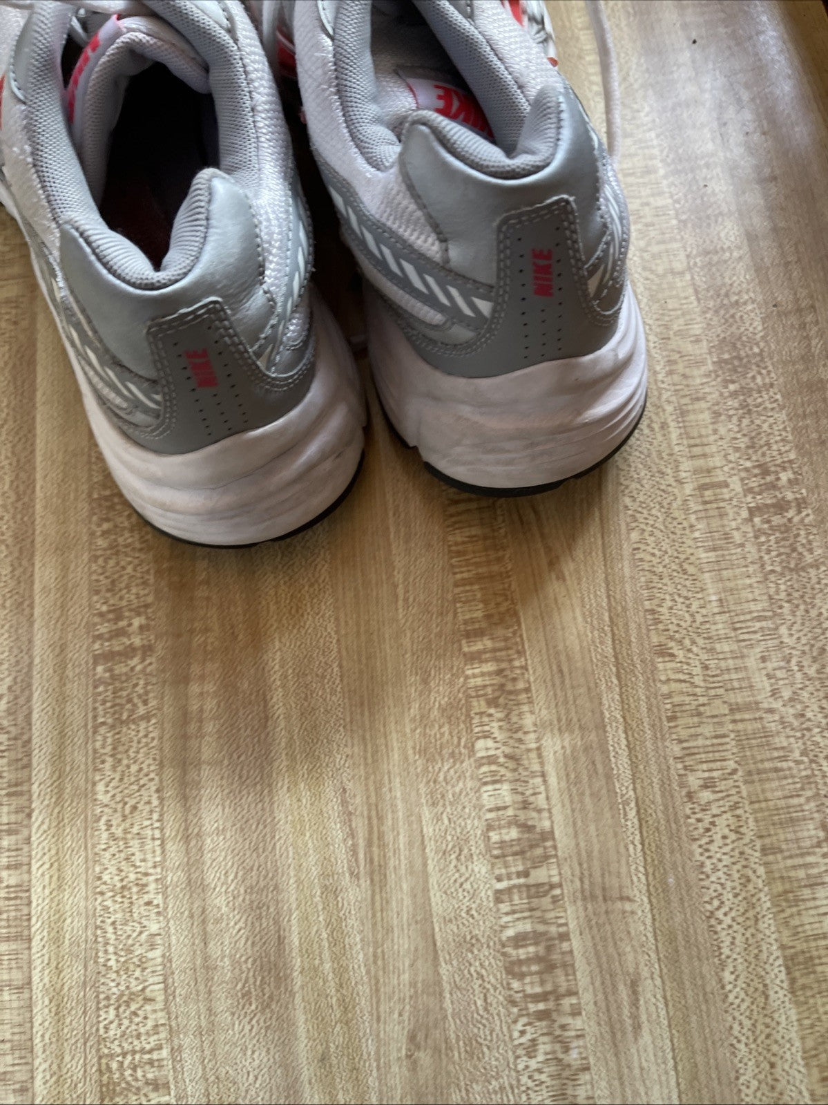 Nike Initiator Size 9