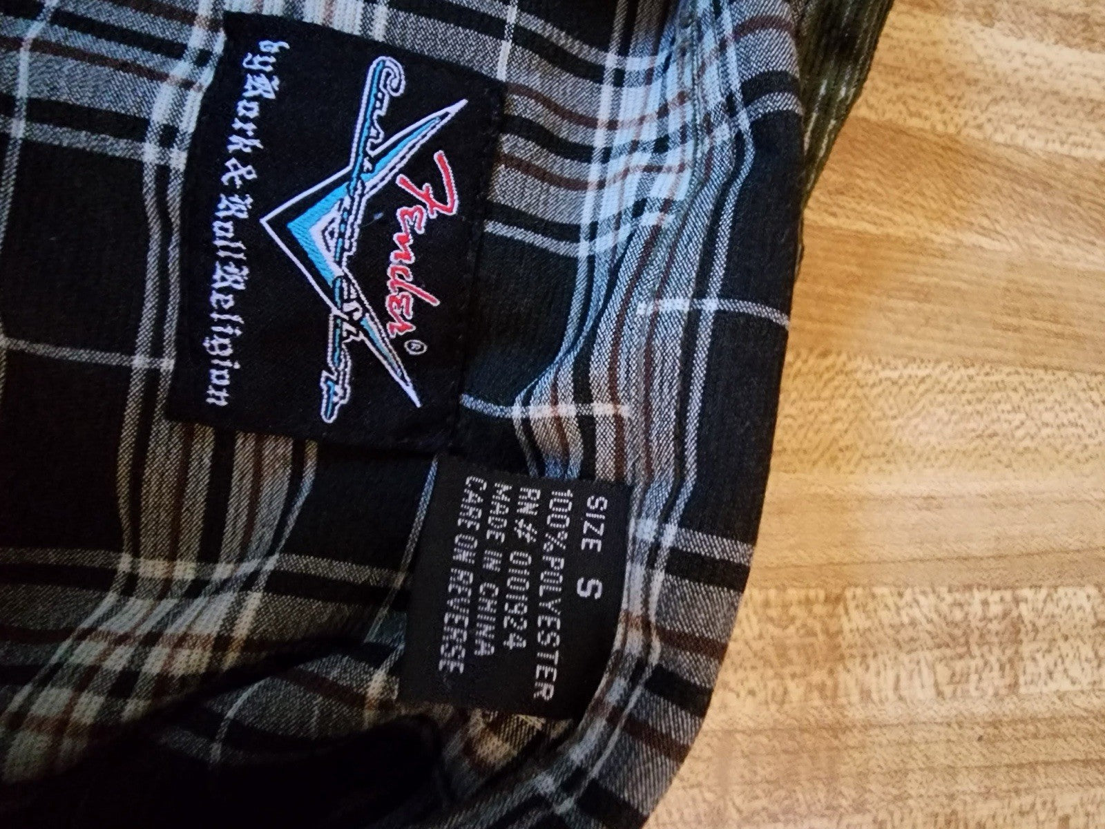 Fender Button Up Small 