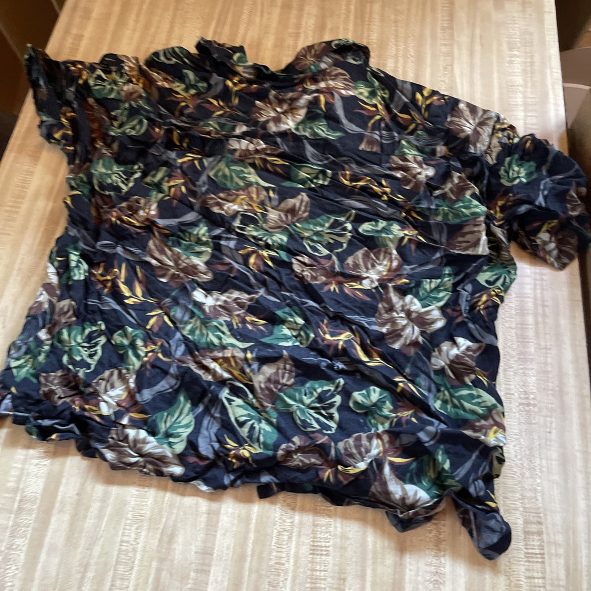 Island Fever Hawaiian Shirt XL