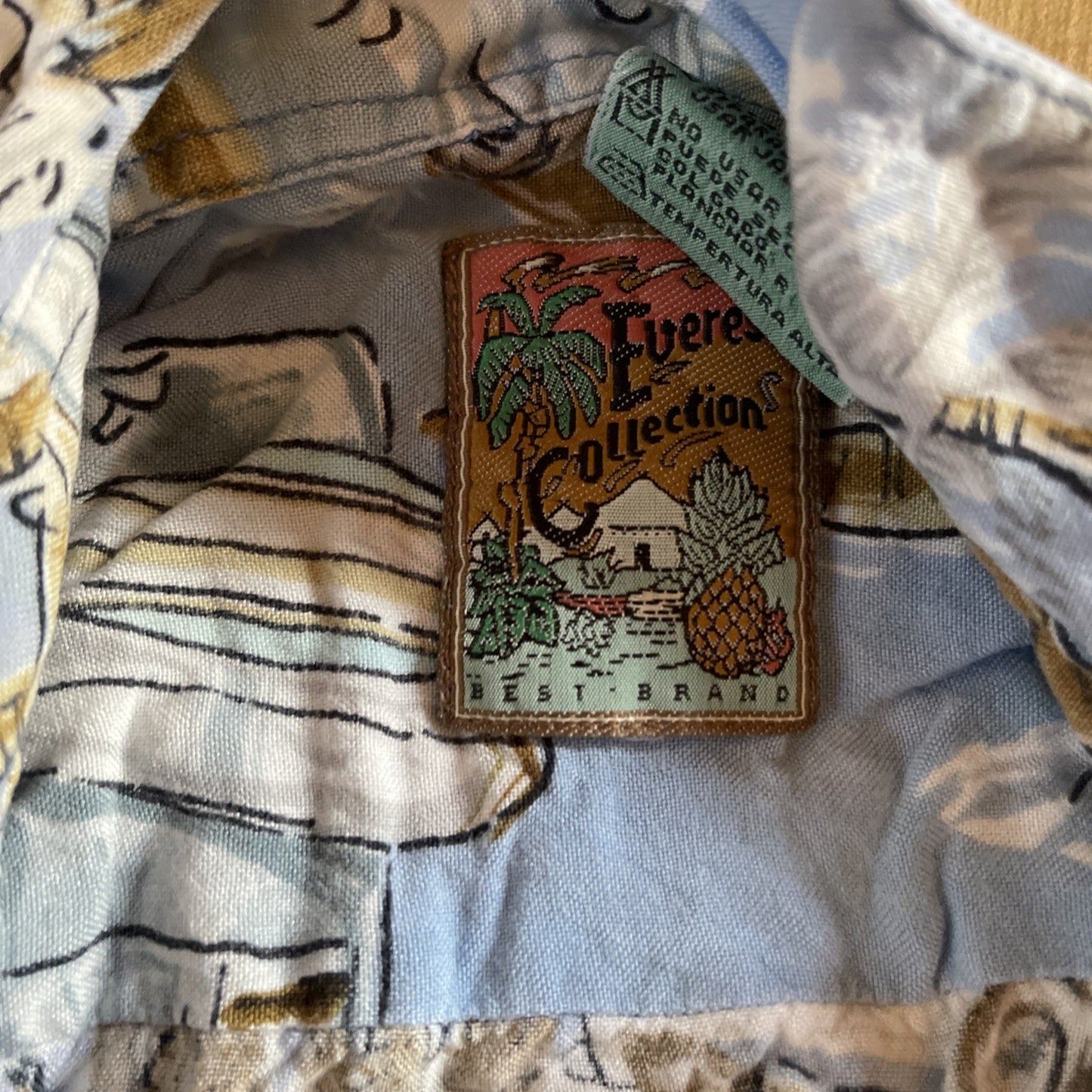 Vintage Everest Collection Shirt Tag Says XL But It Looks Smaller