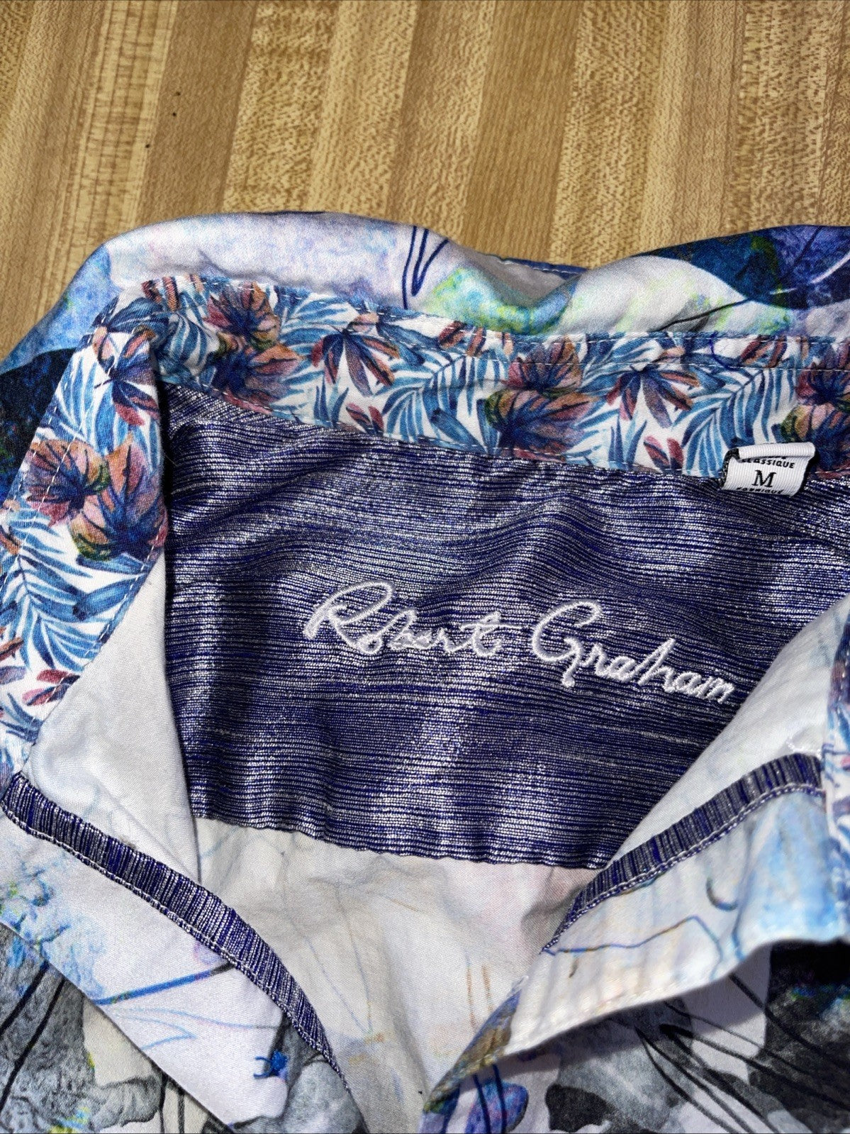 Robert Graham Button Up Medium 
