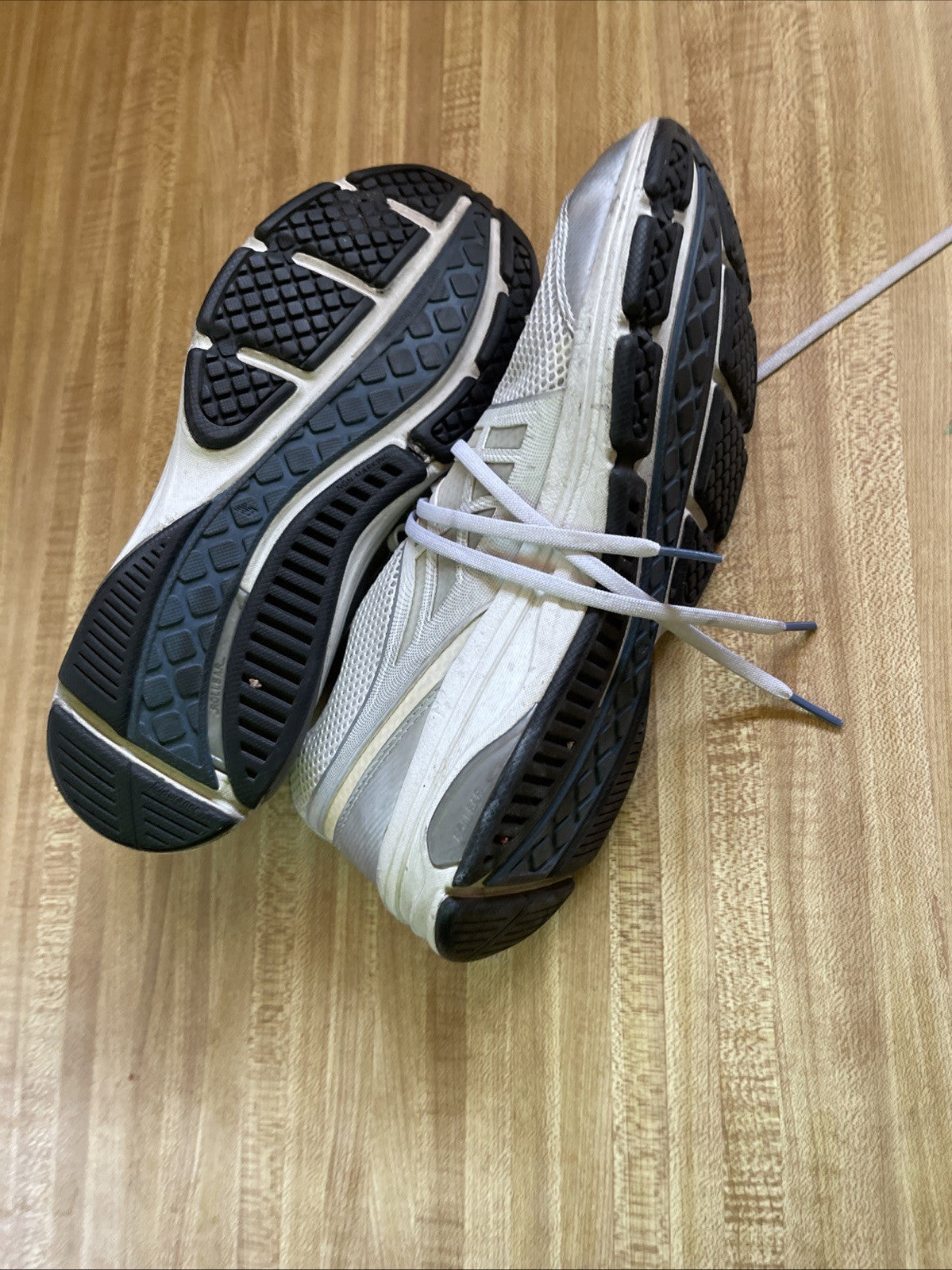 New Balance 847v2 Size 9.5 EE