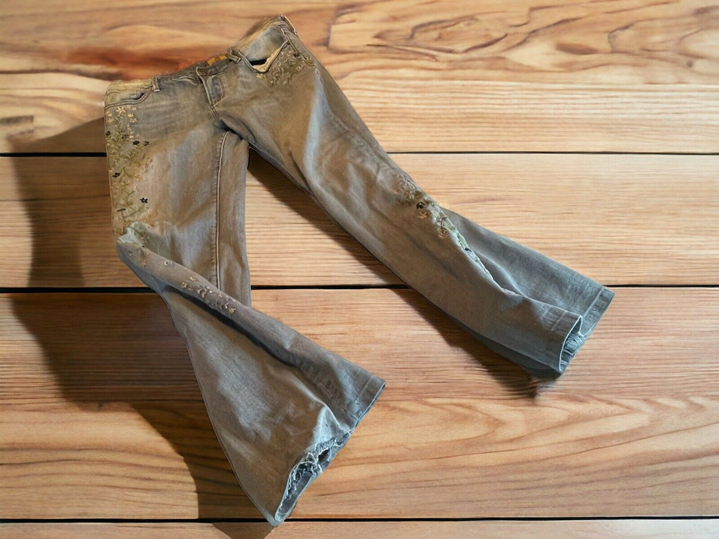 Driftwood Kelly Embroidered Jeans 32