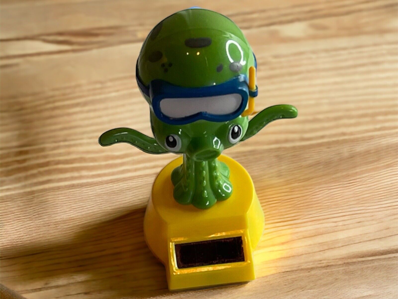 Solar Powered Dancing Octopus 