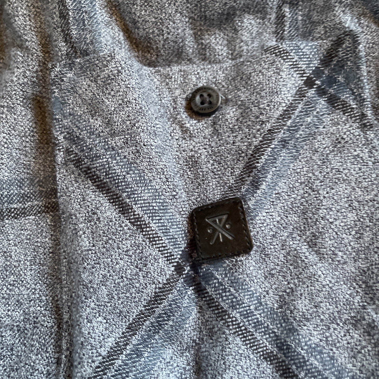 roark button up shirt xl