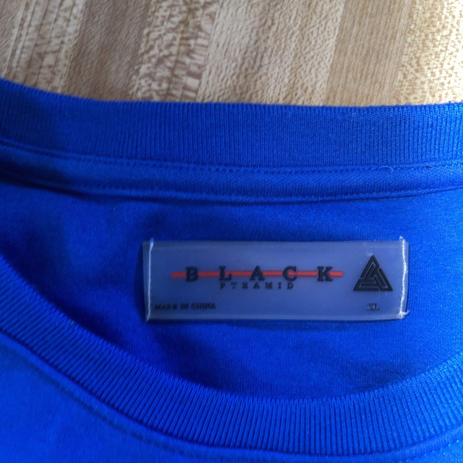 Black Pyramid Sweatshirt XL
