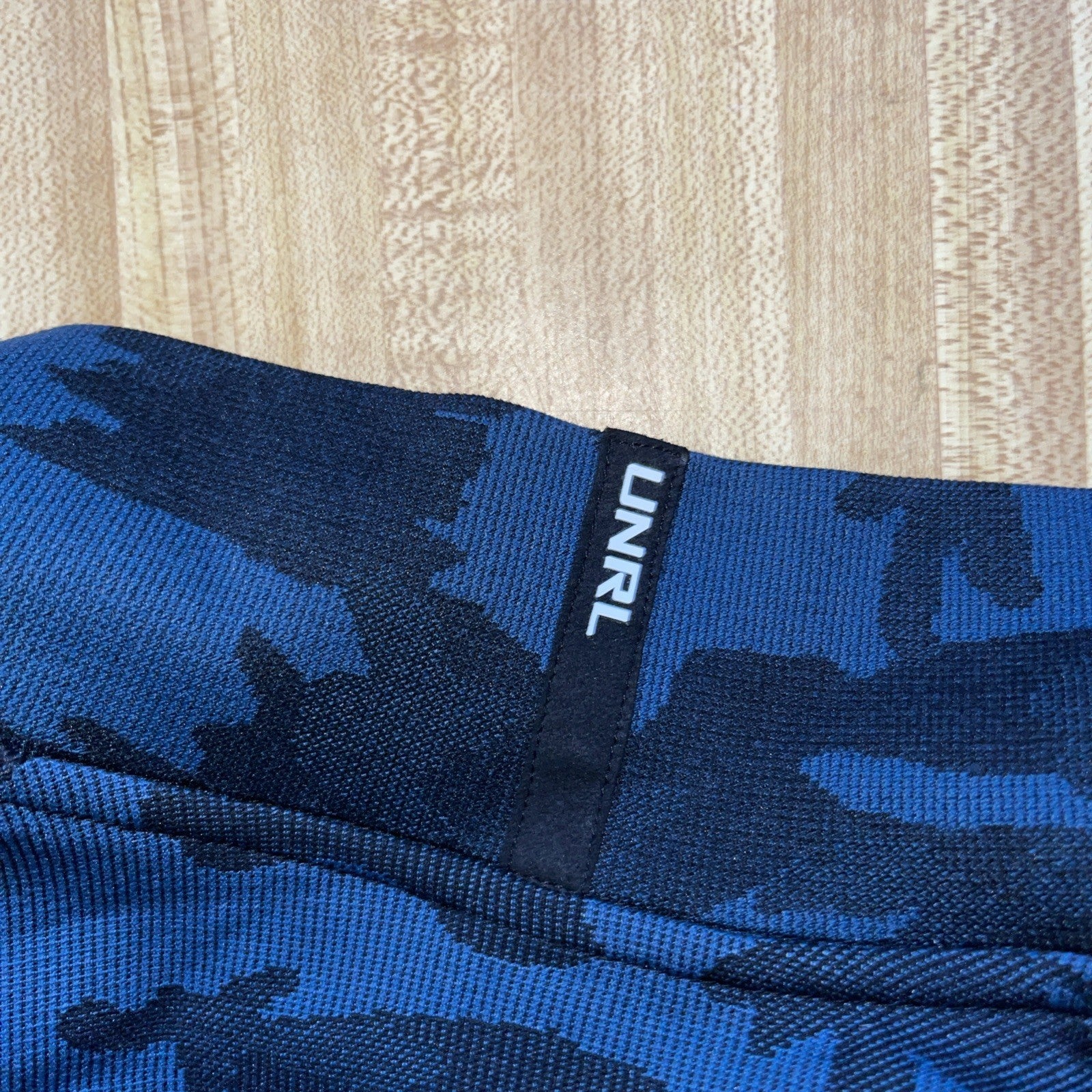 UNRL Quarter Zip Large 