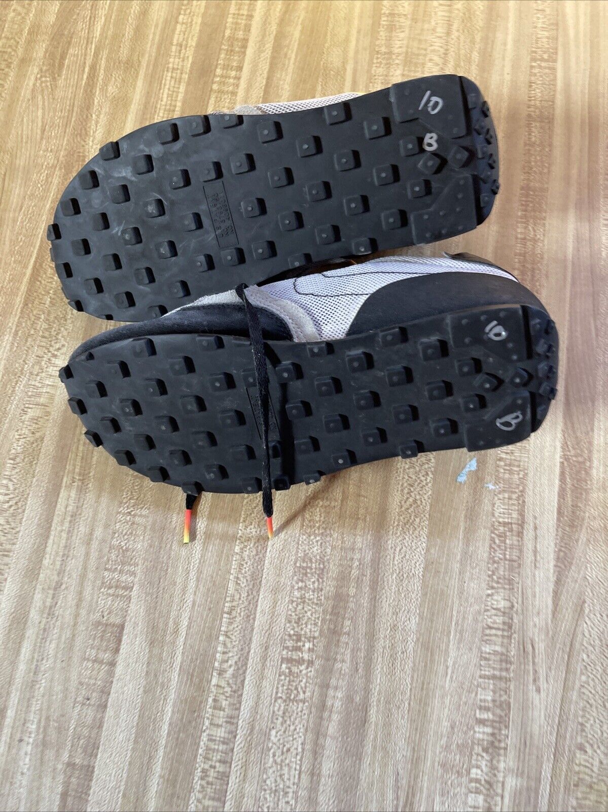 Size 9.5 - Nike Daybreak Type Fresh
