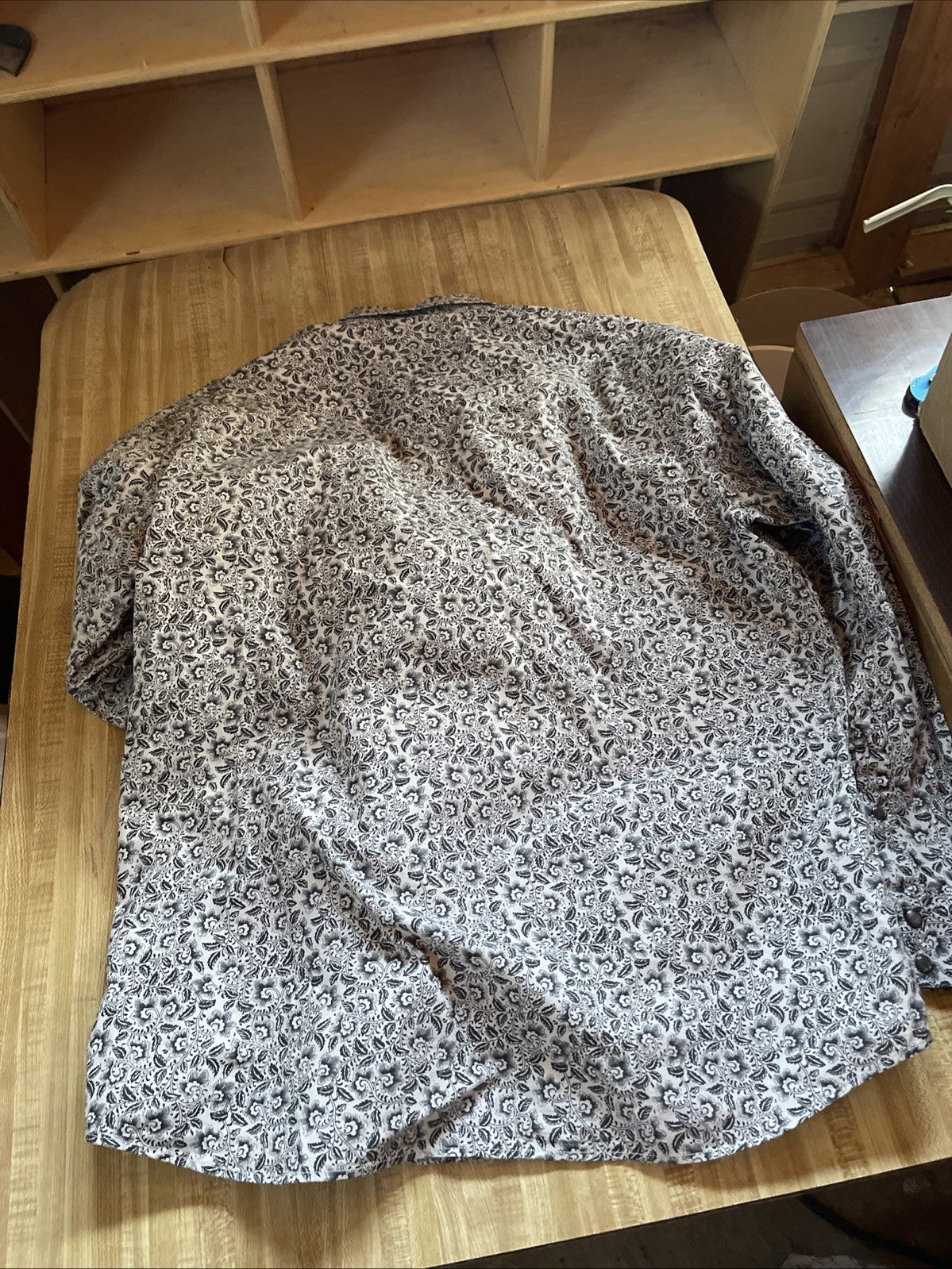 moonshine spirit pearl snap shirt XXL