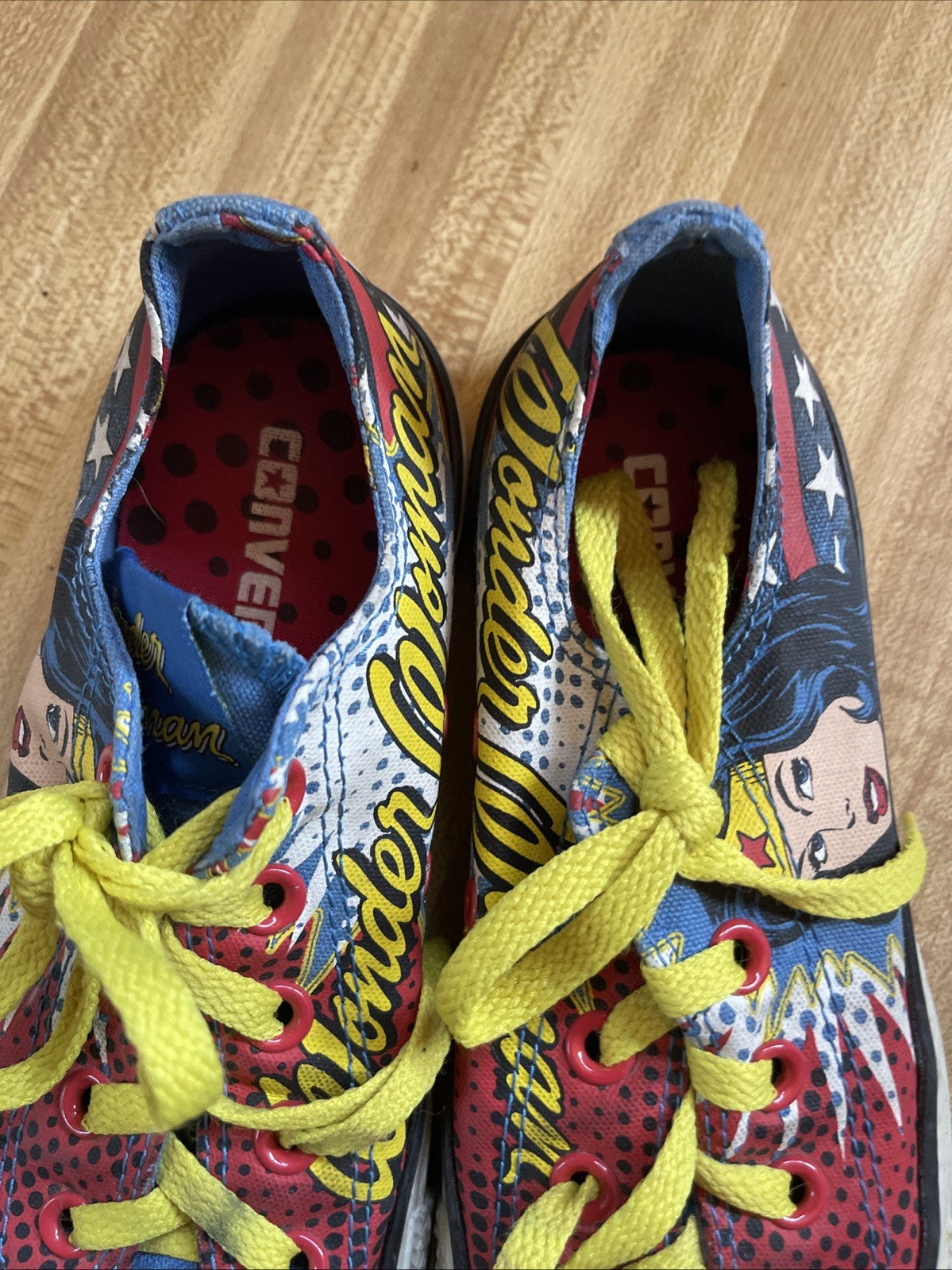 Converse Wonder Woman Sneakers Women’s 6
