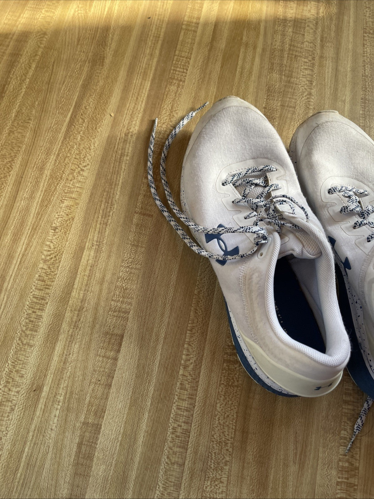 Under Armour Charged Escape Size 9.5