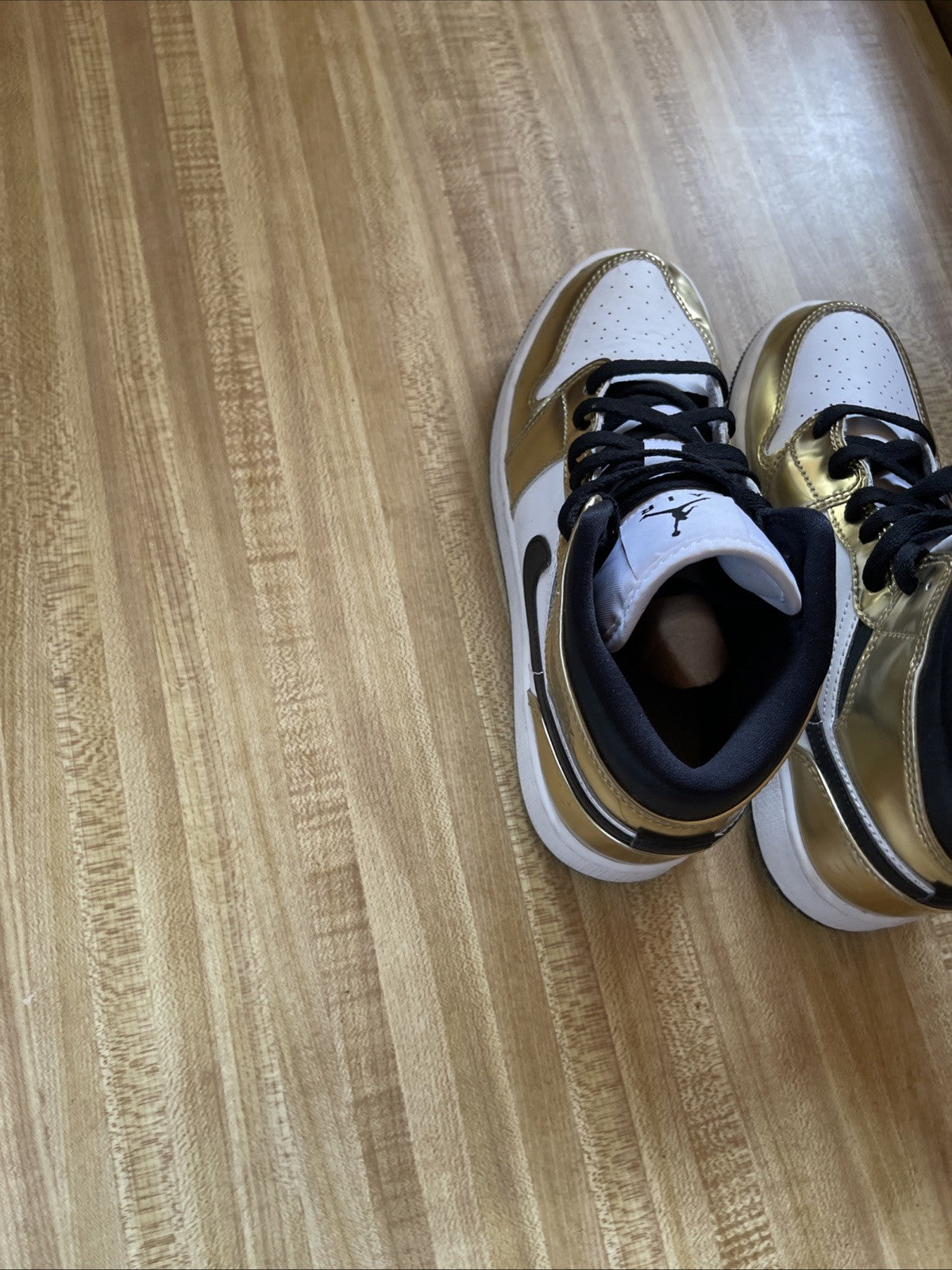 Nike Air Jordan 1 Mid SE GS Metallic Gold 5Y