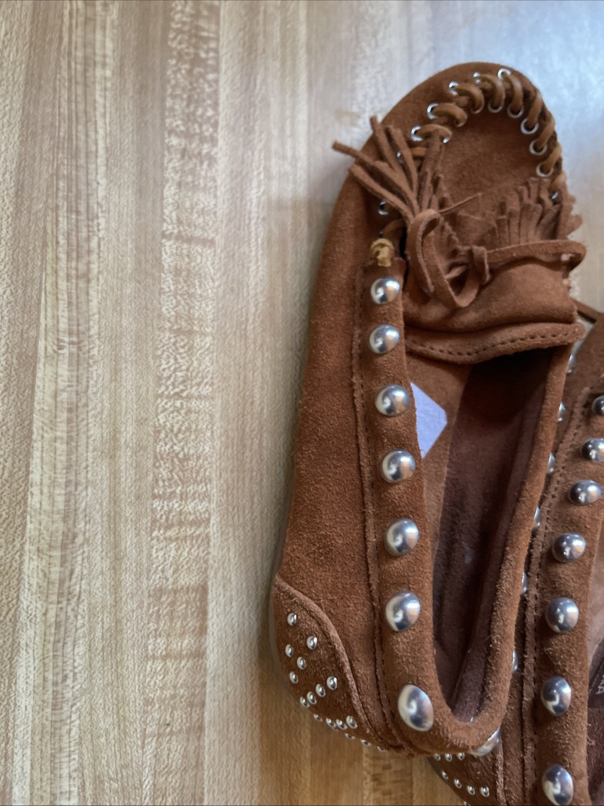 minnetonka moccasins size 8