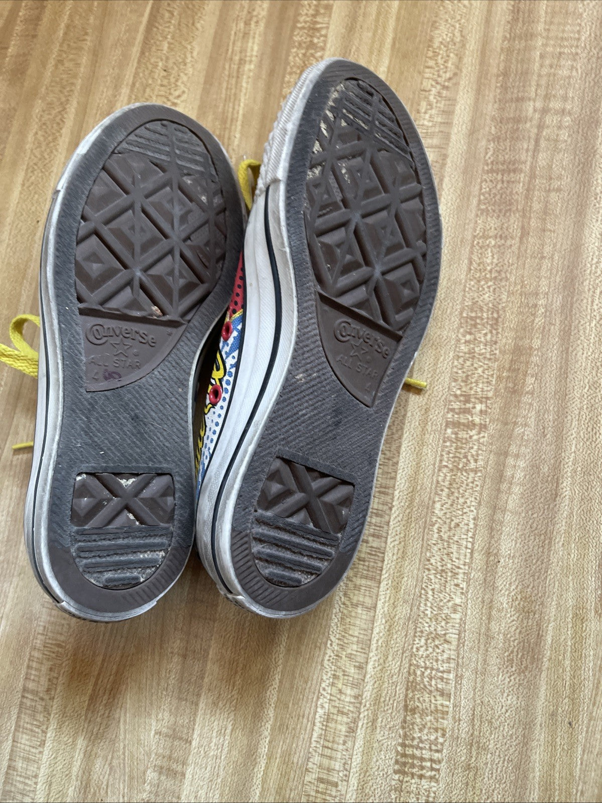 Converse Wonder Woman Sneakers Women’s 6