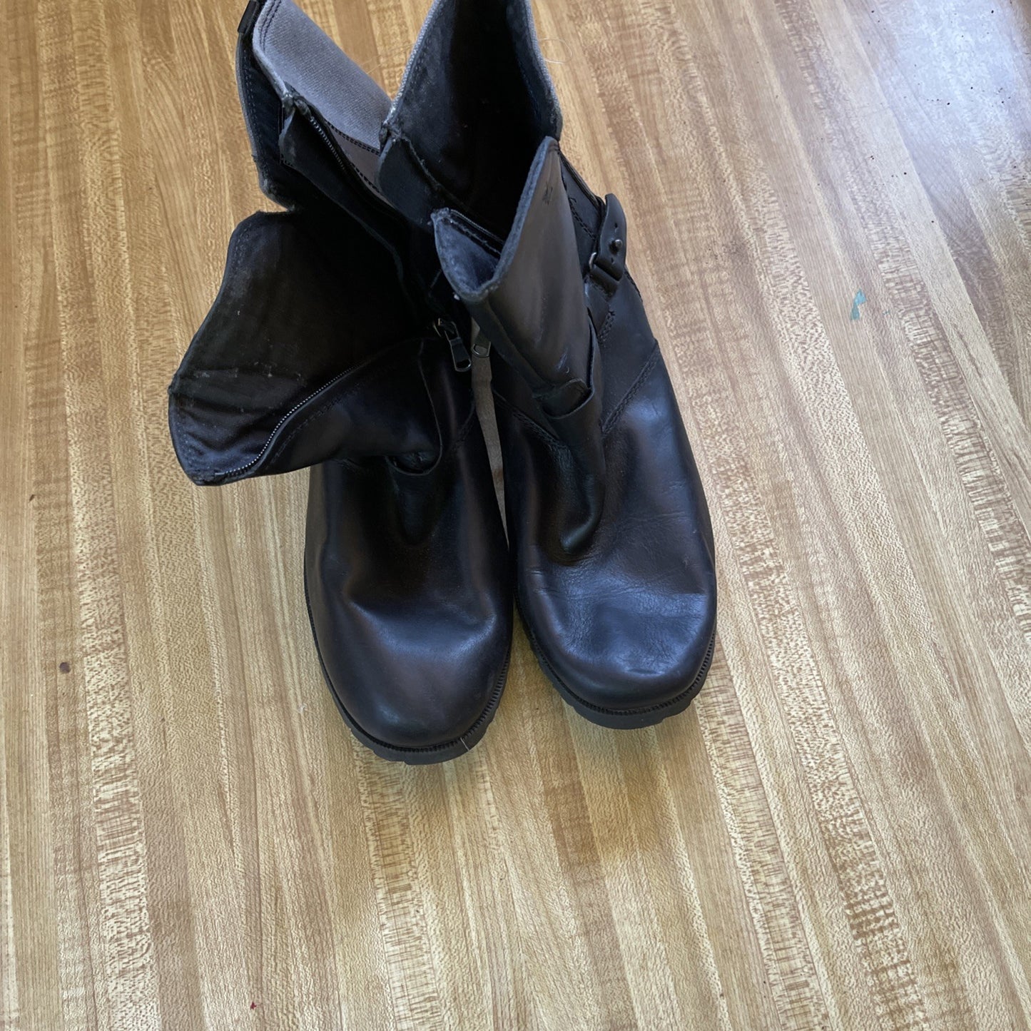 teva boots women size 9