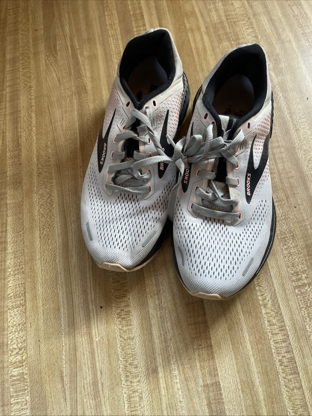 Brooks Adrenaline GTS 22 Size 8