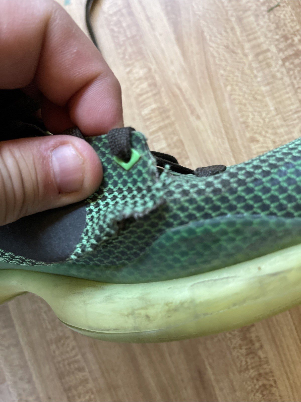 Size 8.5 - Nike Kobe 10 Vino See Photos For Issues