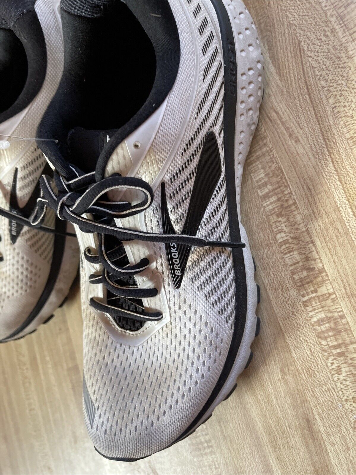 Brooks Ghost 12 Size 9