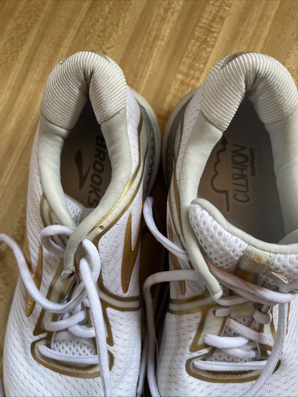 Brooks Adrenaline 20 Size 8