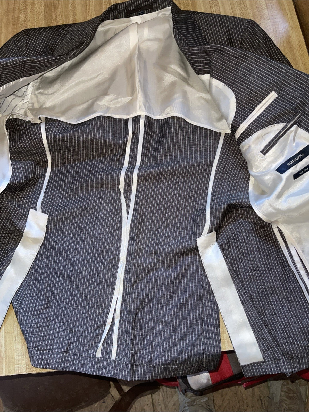 Suitsupply Wool Linen Blend Unstructured Suit 40